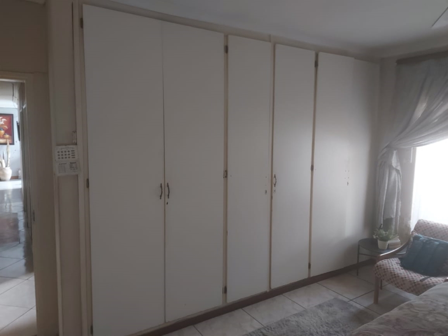 4 Bedroom Property for Sale in Oos Einde North West